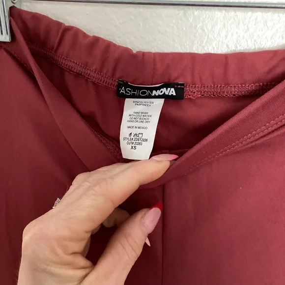 NEW Fashion Nova Don’t Get It Twisted Pants / Leggings in Mauve / Pinkish Red - Picture 6 of 8